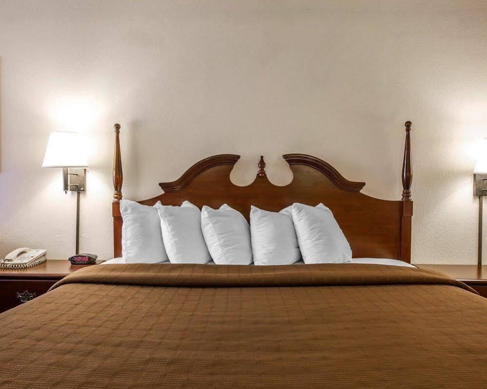 Quality Inn Suwanee I-85 Extérieur photo